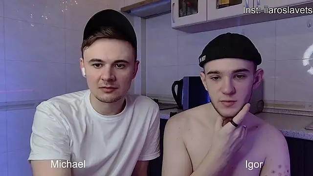 Snapshot of michael_sexdevil chatting on January 11, 12:29 pm michael sexdevil online show from January 11, 12:29 pm