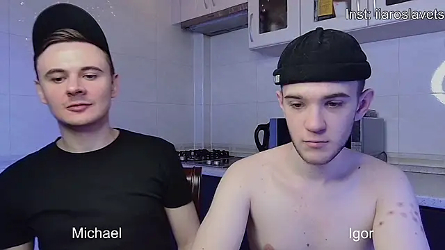 Snapshot of michael_sexdevil chatting on January 17, 12:10 pm michael sexdevil online show from January 17, 12:10 pm