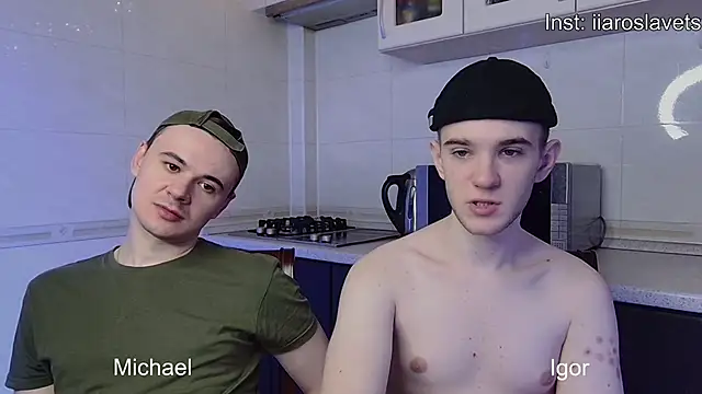 Snapshot of michael_sexdevil chatting on January 20, 12:18 pm michael sexdevil online show from January 20, 12:18 pm