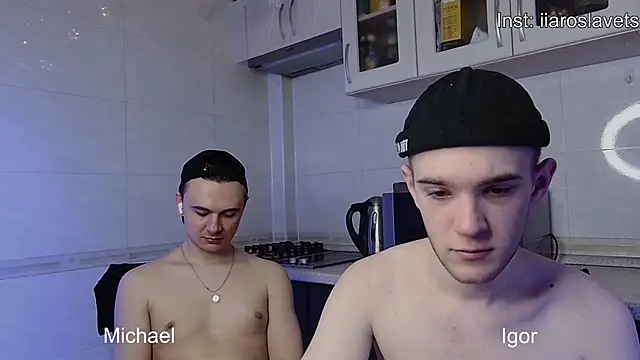 Snapshot of michael_sexdevil chatting on January 21, 12:18 pm michael sexdevil online show from January 21, 12:18 pm