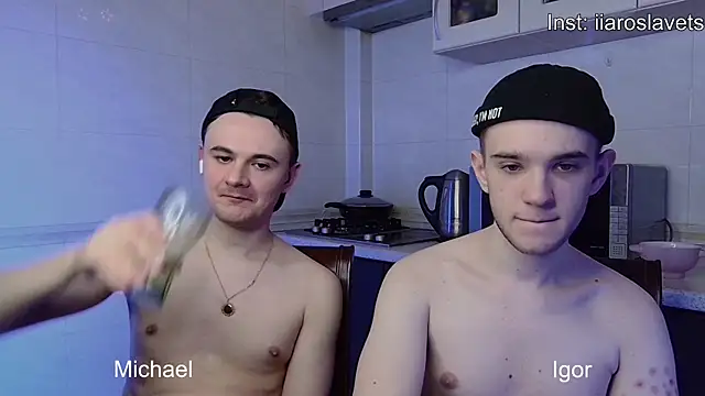 Snapshot of michael_sexdevil chatting on January 21, 6:45 pm michael sexdevil online show from January 21, 6:45 pm
