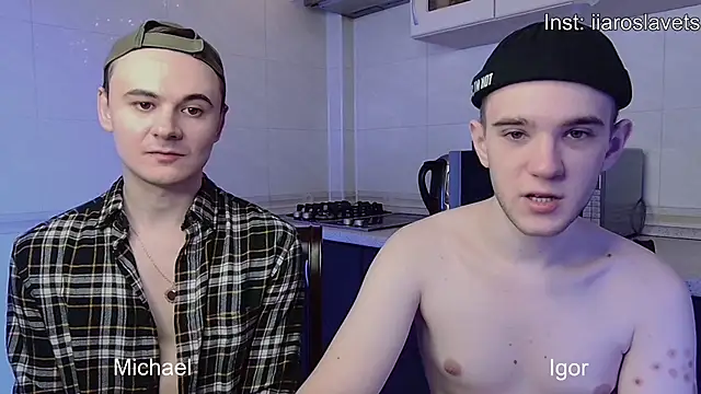Snapshot of michael_sexdevil chatting on January 24, 12:10 pm michael sexdevil online show from January 24, 12:10 pm