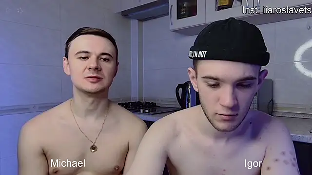 Snapshot of michael_sexdevil chatting on January 27, 12:16 pm michael sexdevil online show from January 27, 12:16 pm