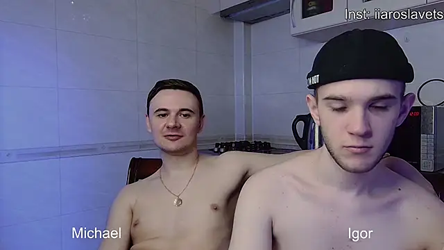 Snapshot of michael_sexdevil chatting on January 27, 4:01 pm michael sexdevil online show from January 27, 4:01 pm