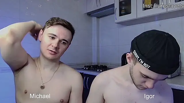 Snapshot of michael_sexdevil chatting on January 28, 12:11 pm michael sexdevil online show from January 28, 12:11 pm