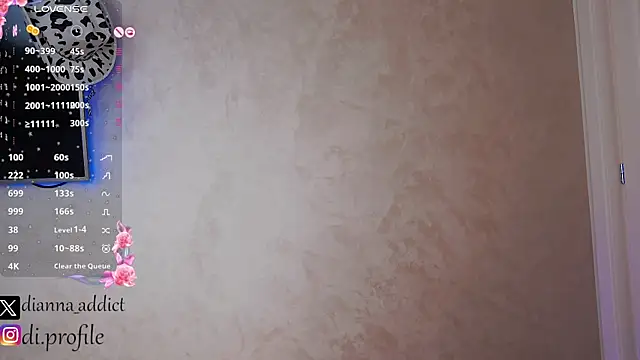 uhlala   online show from January 10, 7:25 am