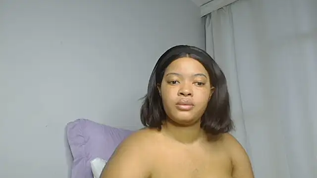 Snapshot of sexytinashe21 chatting on January 29, 3:33 am sexytinashe21 online show from January 29, 3:33 am
