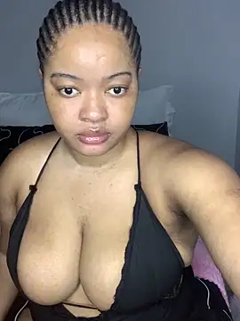Snapshot of sexytinashe21 chatting on October 15, 7:25 pm sexytinashe21 online show from October 15, 7:25 pm