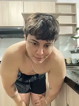 Snapshot of Thom_Ohtani chatting on January 8, 1:42 am Thom Ohtani online show from January 8, 1:42 am