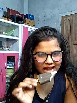 nikitacute23 online show from March 7, 6:02 am