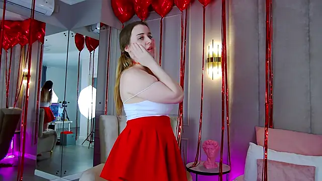 Snapshot of EllieGarson chatting on February 13, 7:42 pm EllieGarson online show from February 13, 7:42 pm