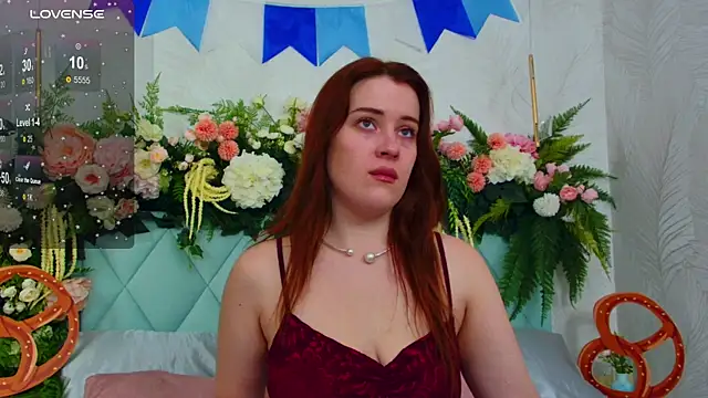 Snapshot of EllieGarson chatting on September 26, 5:06 pm EllieGarson online show from September 26, 5:06 pm