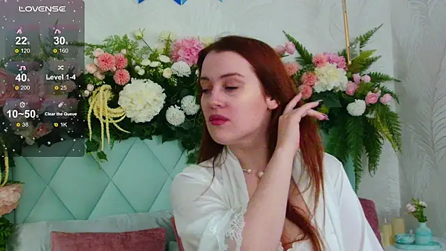 Snapshot of EllieGarson chatting on October 6, 5:10 pm EllieGarson online show from October 6, 5:10 pm