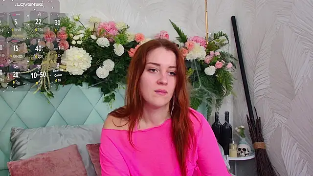 Snapshot of EllieGarson chatting on October 27, 5:28 pm EllieGarson online show from October 27, 5:28 pm