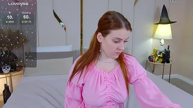 Snapshot of EllieGarson chatting on November 4, 5:23 pm EllieGarson online show from November 4, 5:23 pm