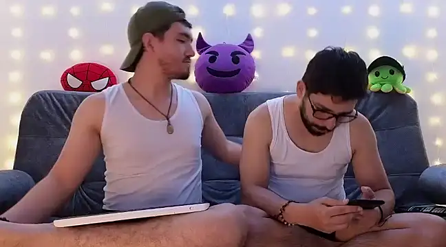 Snapshot of ErickBrant chatting on February 6, 11:15 pm ErickBrant online show from February 6, 11:15 pm