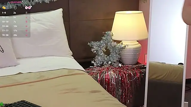 Rina Red online show from December 4, 1:48 am