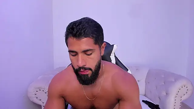 Santiago huntt online show from November 18, 12:42 pm