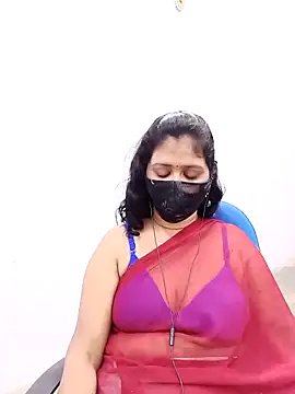 Snapshot of Lucky-Deepthi chatting on February 27, 8:42 pm Lucky-Deepthi online show from February 27, 8:42 pm