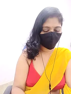 Snapshot of Lucky-Deepthi chatting on October 13, 10:54 pm Lucky-Deepthi online show from October 13, 10:54 pm