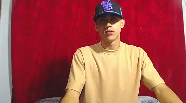 Snapshot of Cris_steban1 chatting on January 7, 4:39 am Cris steban1 online show from January 7, 4:39 am