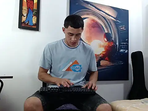 Snapshot of Cris_steban1 chatting on February 14, 5:15 am Cris steban1 online show from February 14, 5:15 am