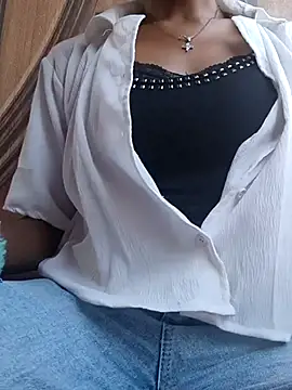 Snapshot of Barbie_183 chatting on March 19, 12:56 pm Barbie 183 online show from March 19, 12:56 pm