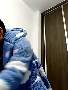 Snapshot of Mikeherz777 chatting on January 13, 5:02 pm Mikeherz777 online show from January 13, 5:02 pm