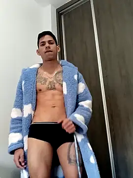 Snapshot of Mikeherz777 chatting on January 28, 3:14 pm Mikeherz777 online show from January 28, 3:14 pm