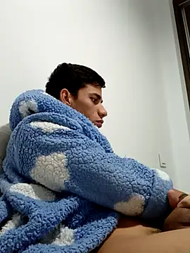 Snapshot of Mikeherz777 chatting on November 17, 9:04 am Mikeherz777 online show from November 17, 9:04 am