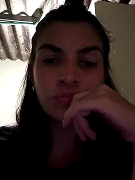 blue and whithe online show from April 3, 12:52 am