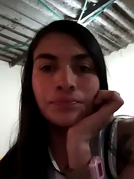 blue and whithe online show from April 7, 7:36 pm