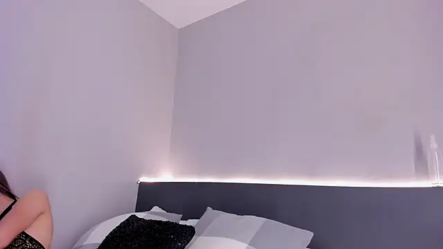 sara  jones gh online show from November 6, 5:14 pm