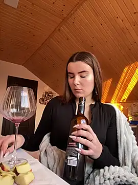 mewKate online show from February 25, 3:27 pm