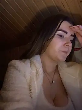 mewKate online show from February 12, 6:25 pm