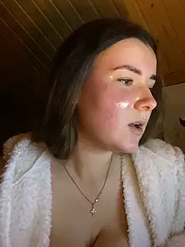 mewKate online show from March 14, 6:02 pm