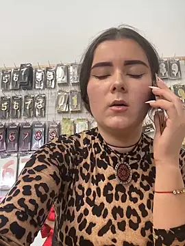 Snapshot of mewKate chatting on May 20, 2:45 pm mewKate online show from May 20, 2:45 pm