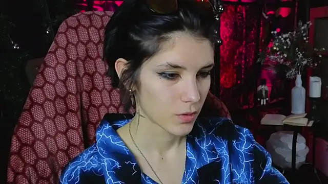 Snapshot of Hyeon_Jin chatting on January 6, 8:39 pm Hyeon Jin online show from January 6, 8:39 pm