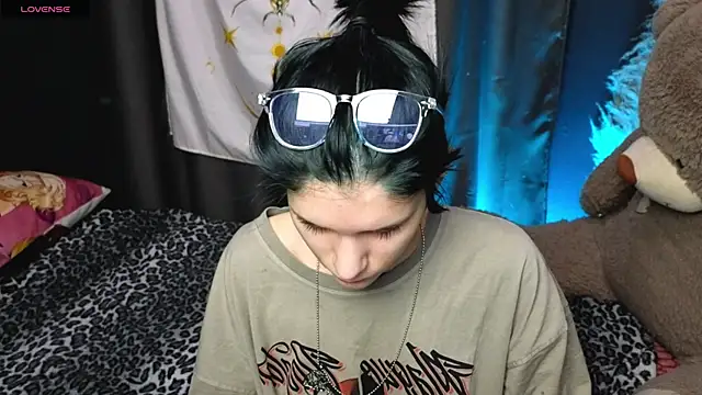 Snapshot of Hyeon_Jin chatting on January 12, 8:25 pm Hyeon Jin online show from January 12, 8:25 pm