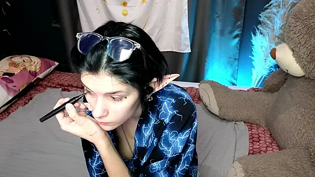 Snapshot of Hyeon_Jin chatting on January 13, 8:58 pm Hyeon Jin online show from January 13, 8:58 pm