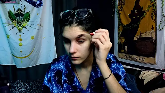 Snapshot of Hyeon_Jin chatting on January 17, 8:44 pm Hyeon Jin online show from January 17, 8:44 pm