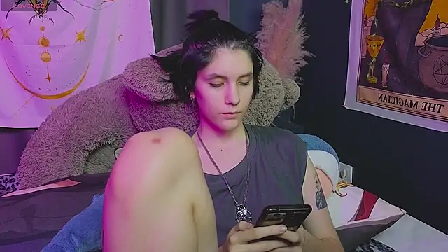 Snapshot of Hyeon_Jin chatting on January 22, 4:44 am Hyeon Jin online show from January 22, 4:44 am