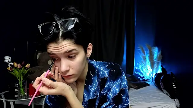 Snapshot of Hyeon_Jin chatting on March 16, 10:11 am Hyeon Jin online show from March 16, 10:11 am