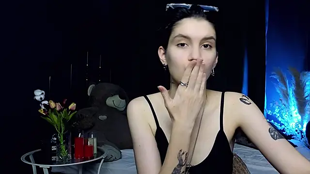 Snapshot of Hyeon_Jin chatting on March 20, 10:10 am Hyeon Jin online show from March 20, 10:10 am