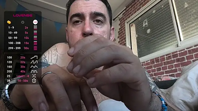 thefrenchkiss25 online show from April 7, 5:02 pm