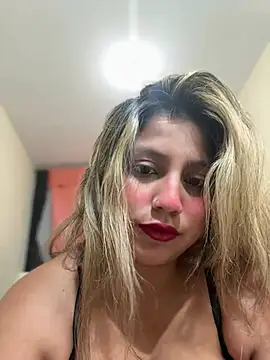 Snapshot of Adrianisx chatting on May 25, 2:28 am Adrianisx online show from May 25, 2:28 am