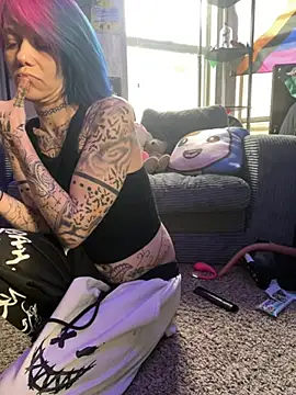 trashbrat online show from April 9, 11:32 pm