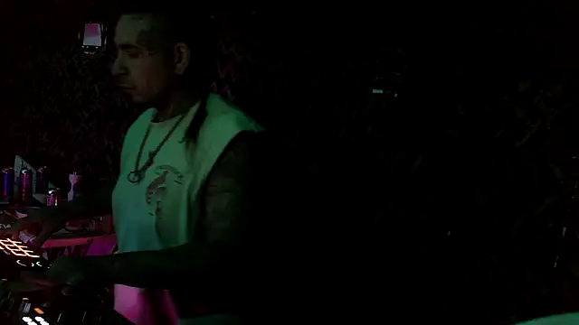 justthetip4209 online show from April 23, 5:37 pm