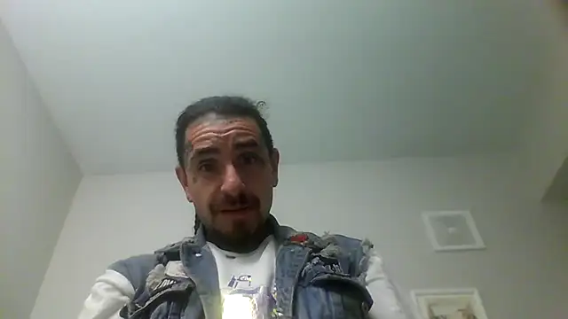 Snapshot of justthetip4209 chatting on May 27, 6:05 pm justthetip4209 online show from May 27, 6:05 pm