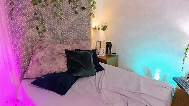 VeronicaOlson  online show from March 13, 7:53 am